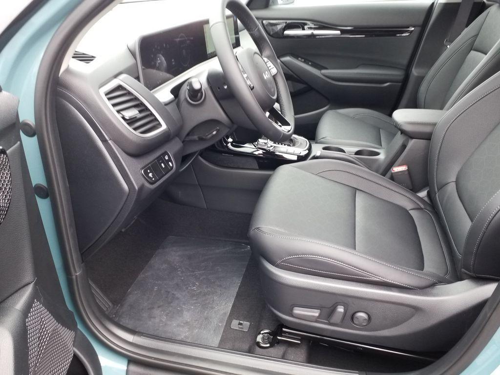 new 2025 Kia Seltos car, priced at $29,975