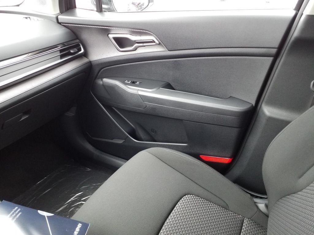 new 2025 Kia Sportage Hybrid car, priced at $32,495