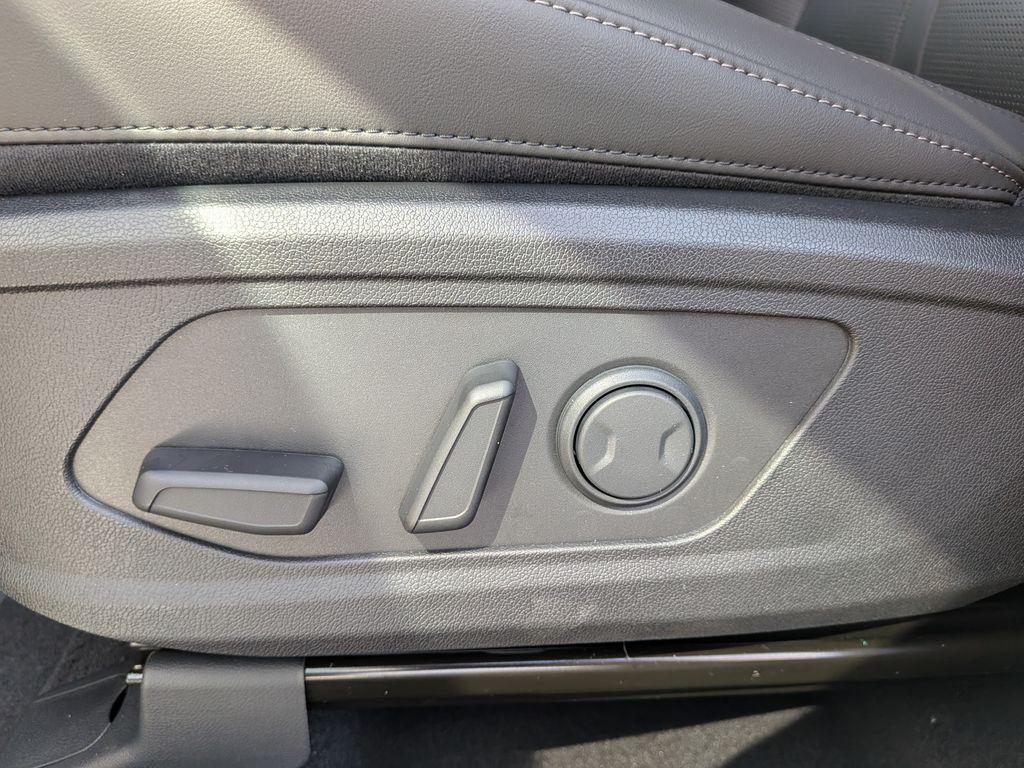 new 2026 Kia Sorento car, priced at $38,595