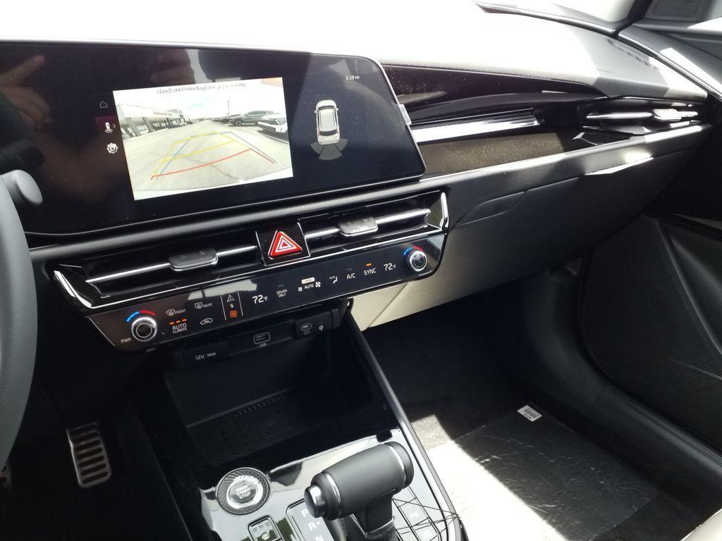 new 2025 Kia Niro car, priced at $33,715