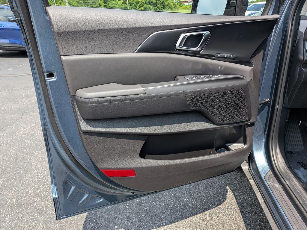 new 2026 Kia Carnival Hybrid car, priced at $51,315