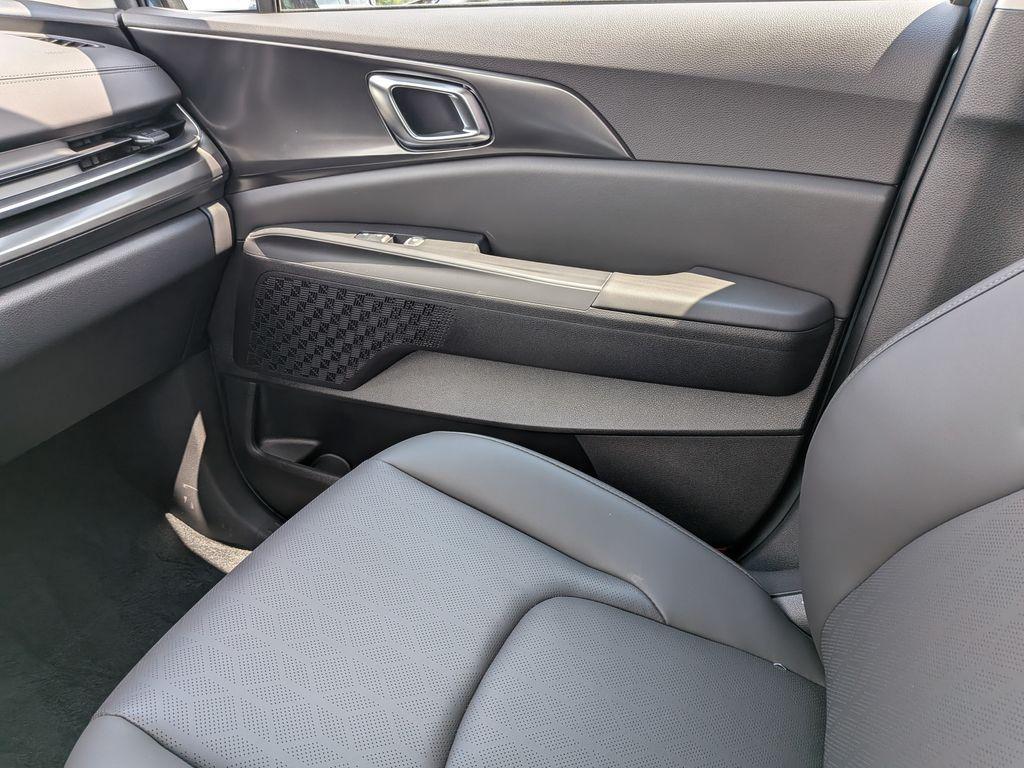 new 2026 Kia Carnival Hybrid car, priced at $51,315