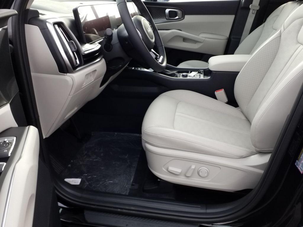 new 2025 Kia Sorento car, priced at $40,008