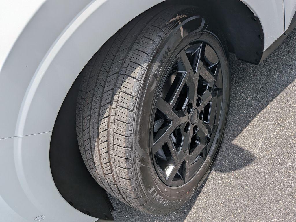 new 2026 Kia Carnival Hybrid car, priced at $55,020