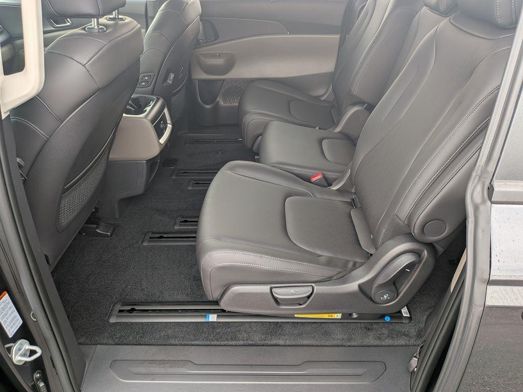 new 2026 Kia Carnival Hybrid car, priced at $44,390