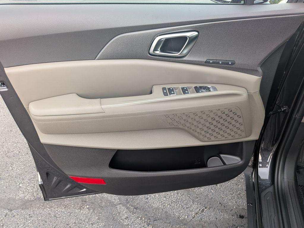 new 2026 Kia Carnival Hybrid car, priced at $44,390