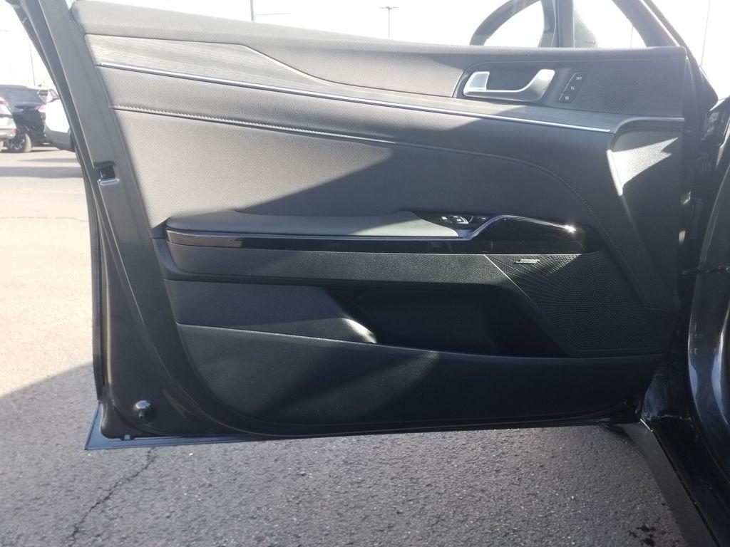 new 2025 Kia K5 car, priced at $35,645