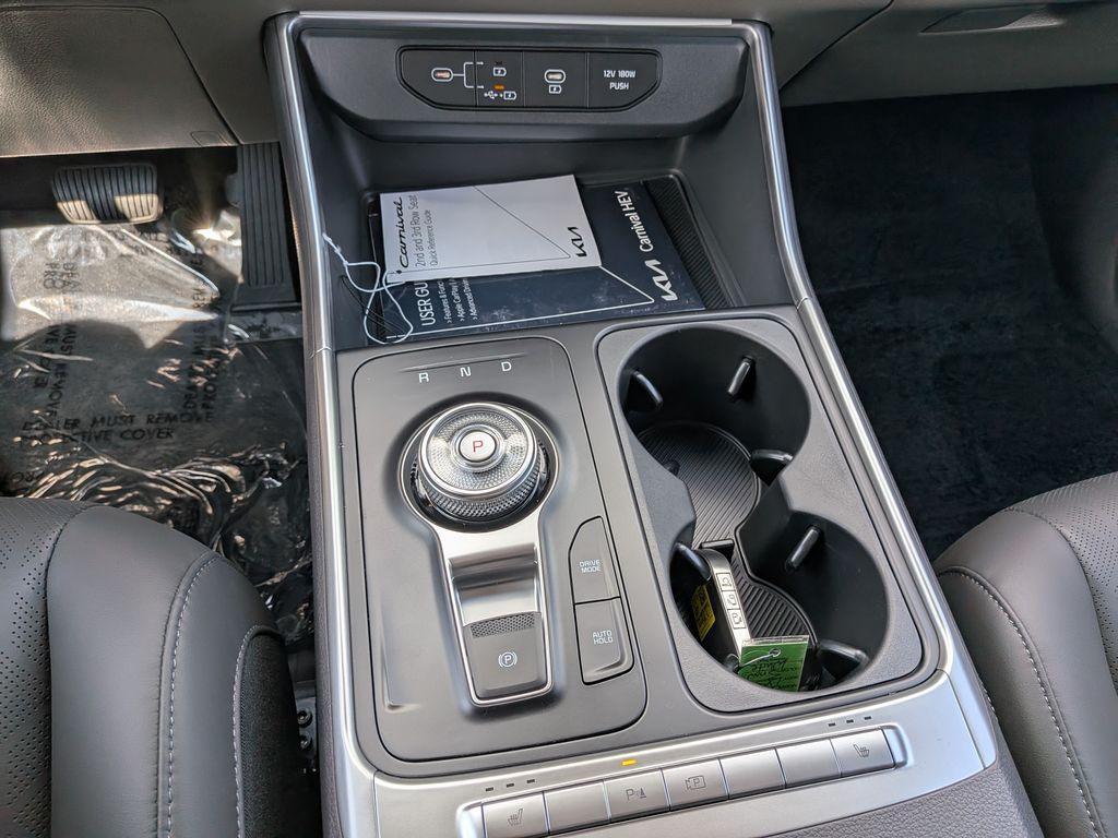 new 2026 Kia Carnival Hybrid car, priced at $42,685