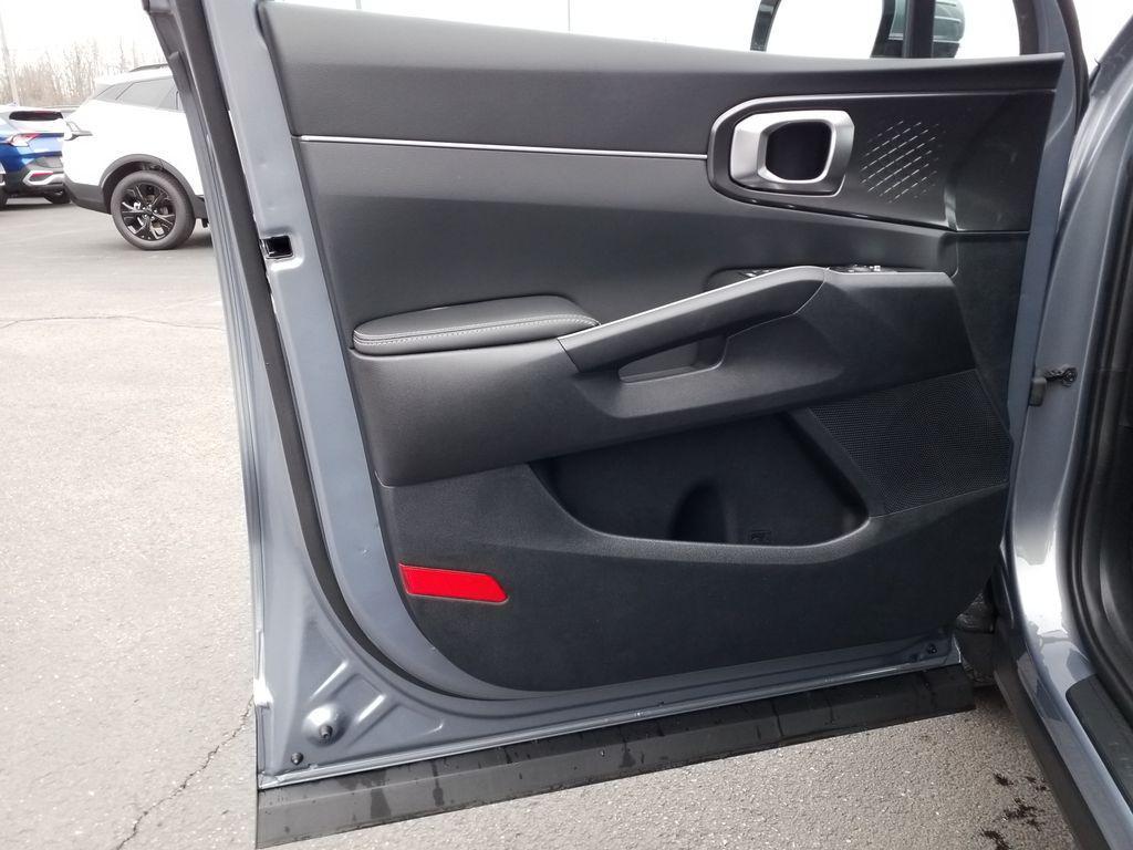 new 2025 Kia Sorento car, priced at $37,830