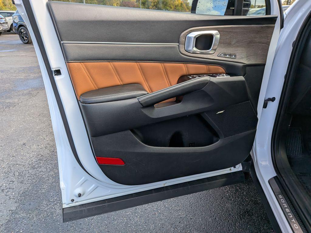 used 2023 Kia Sorento car, priced at $35,488