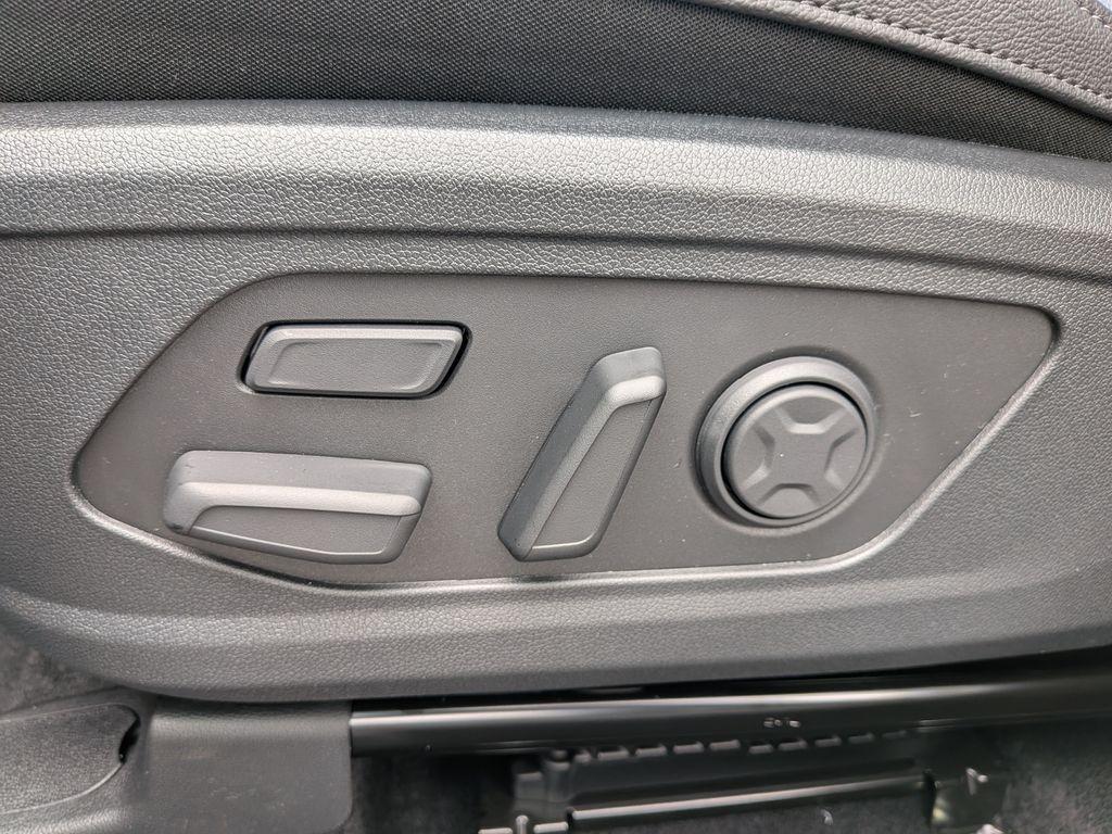 new 2025 Kia Sorento Hybrid car, priced at $44,385
