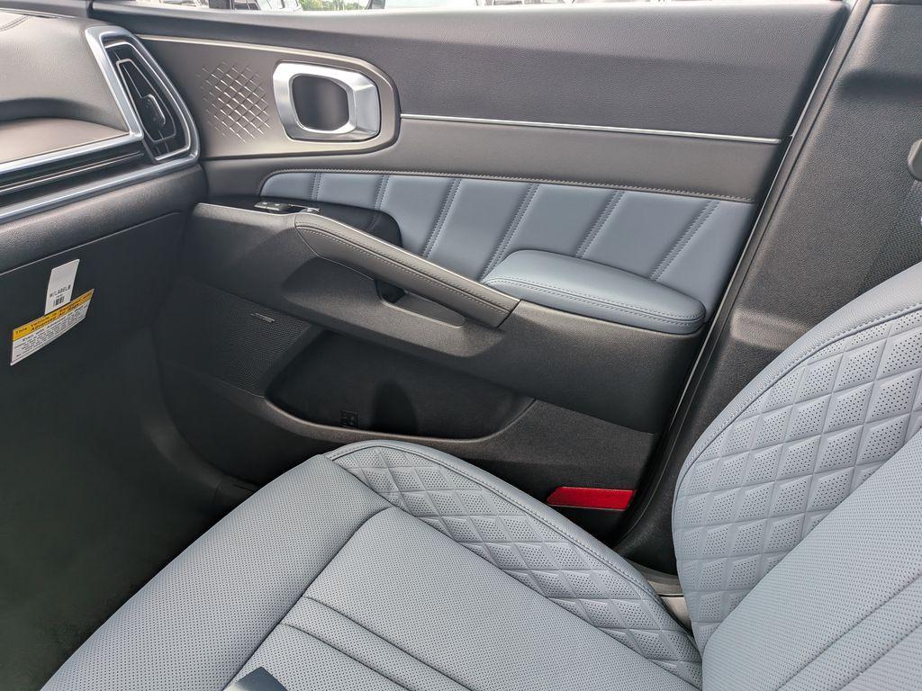 new 2025 Kia Sorento Hybrid car, priced at $44,385