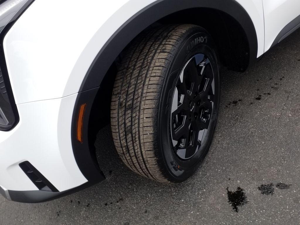 new 2025 Kia Sorento car, priced at $38,800