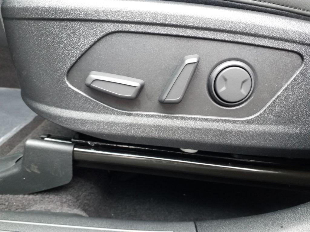 new 2025 Kia Sorento car, priced at $38,800