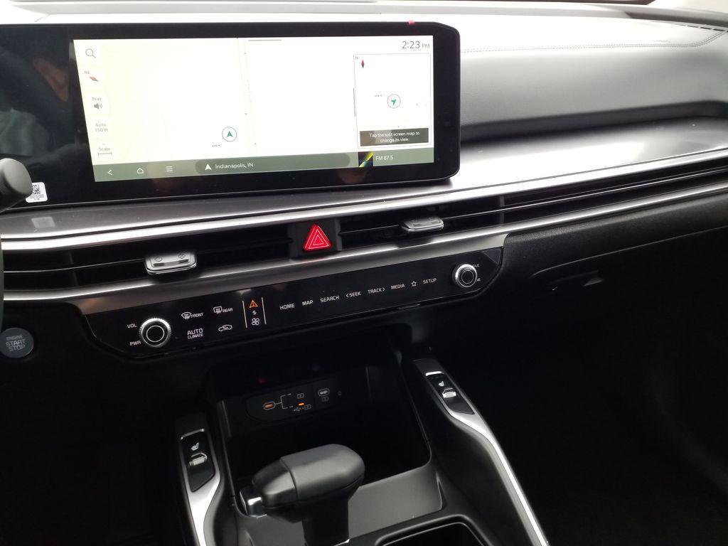 new 2025 Kia Sorento car, priced at $38,800