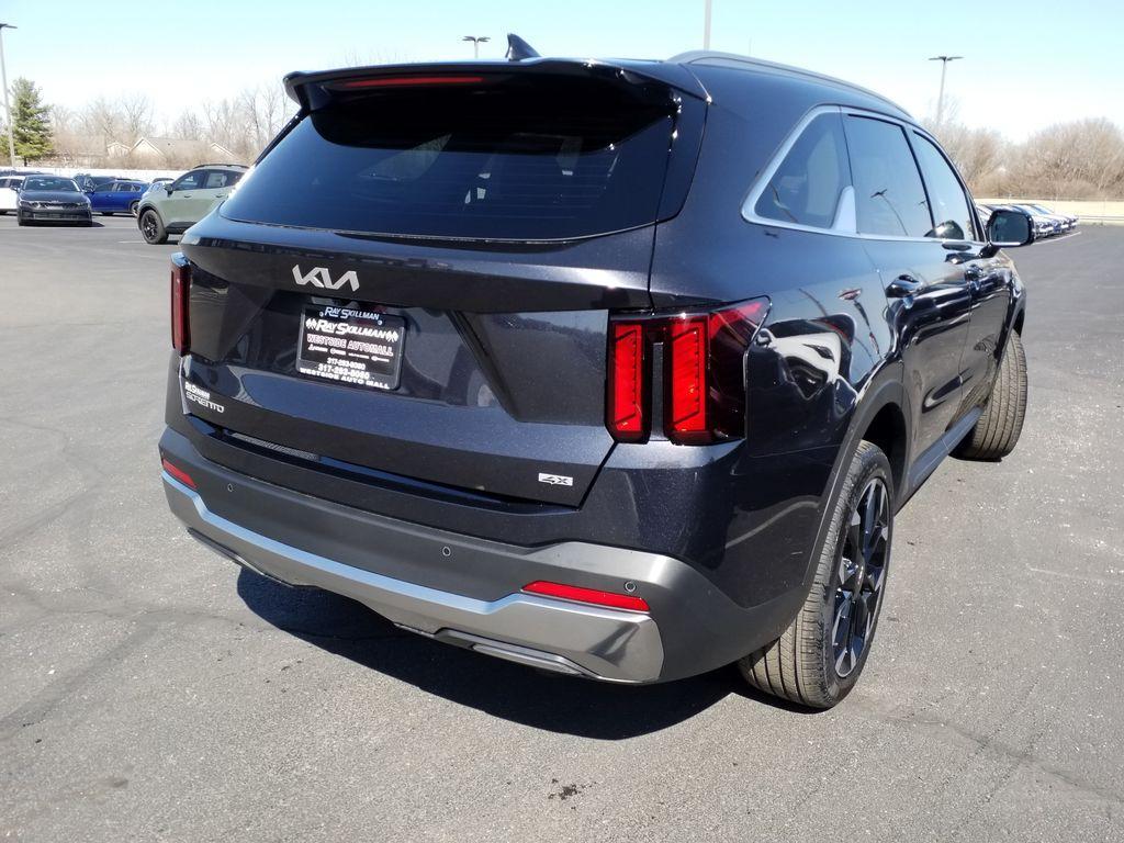 new 2025 Kia Sorento car, priced at $39,821