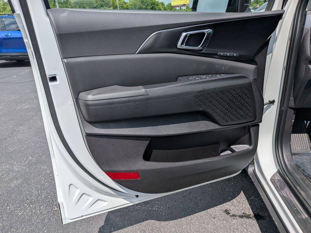 new 2026 Kia Carnival Hybrid car, priced at $49,231