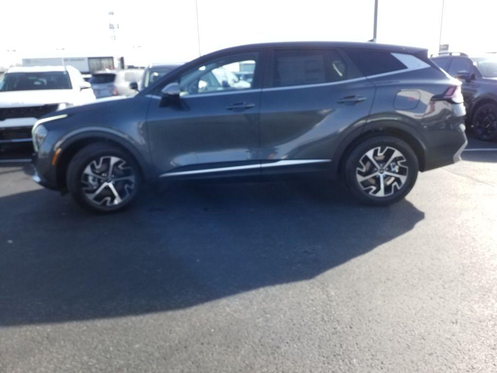 new 2025 Kia Sportage car, priced at $31,335