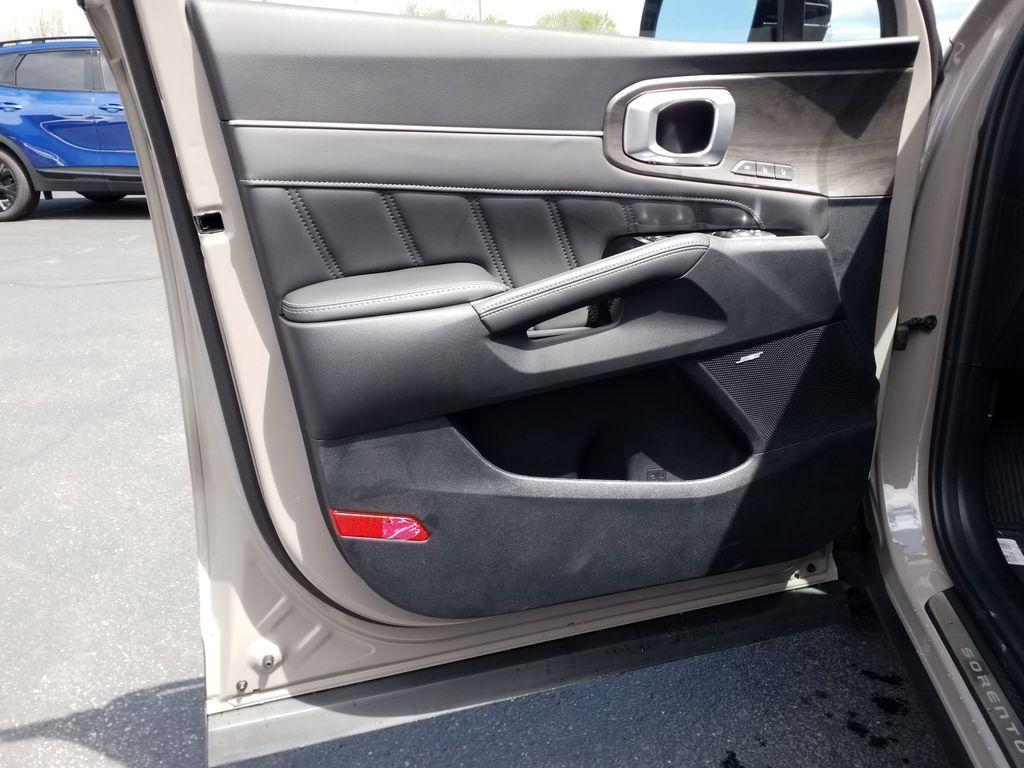 new 2025 Kia Sorento car, priced at $48,940