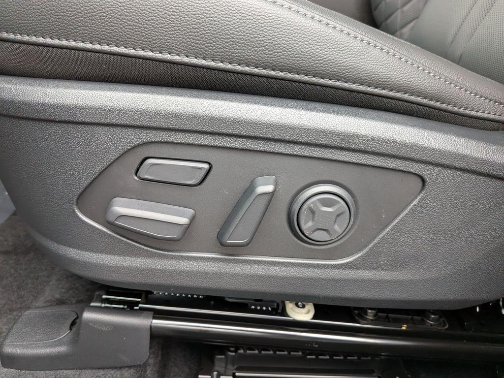 new 2026 Kia Sorento Hybrid car, priced at $46,560