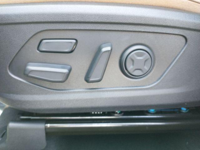 new 2025 Kia Sorento car, priced at $50,955
