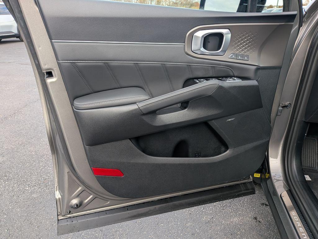 new 2026 Kia Sorento Hybrid car, priced at $46,560