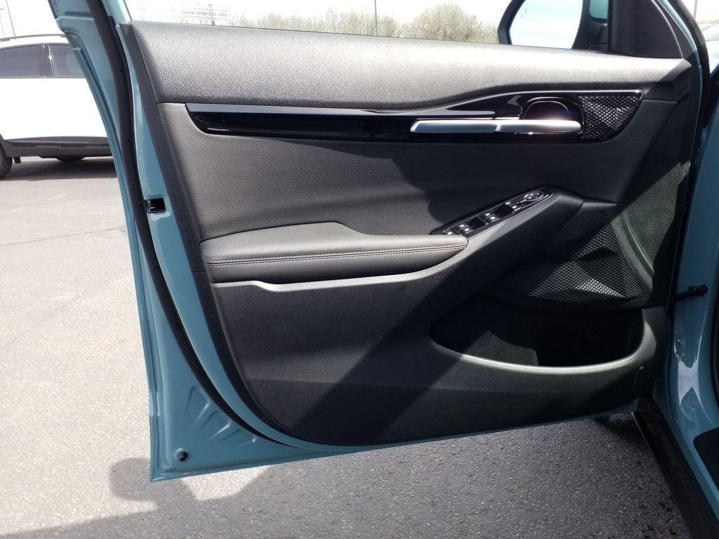 new 2025 Kia Seltos car, priced at $27,775