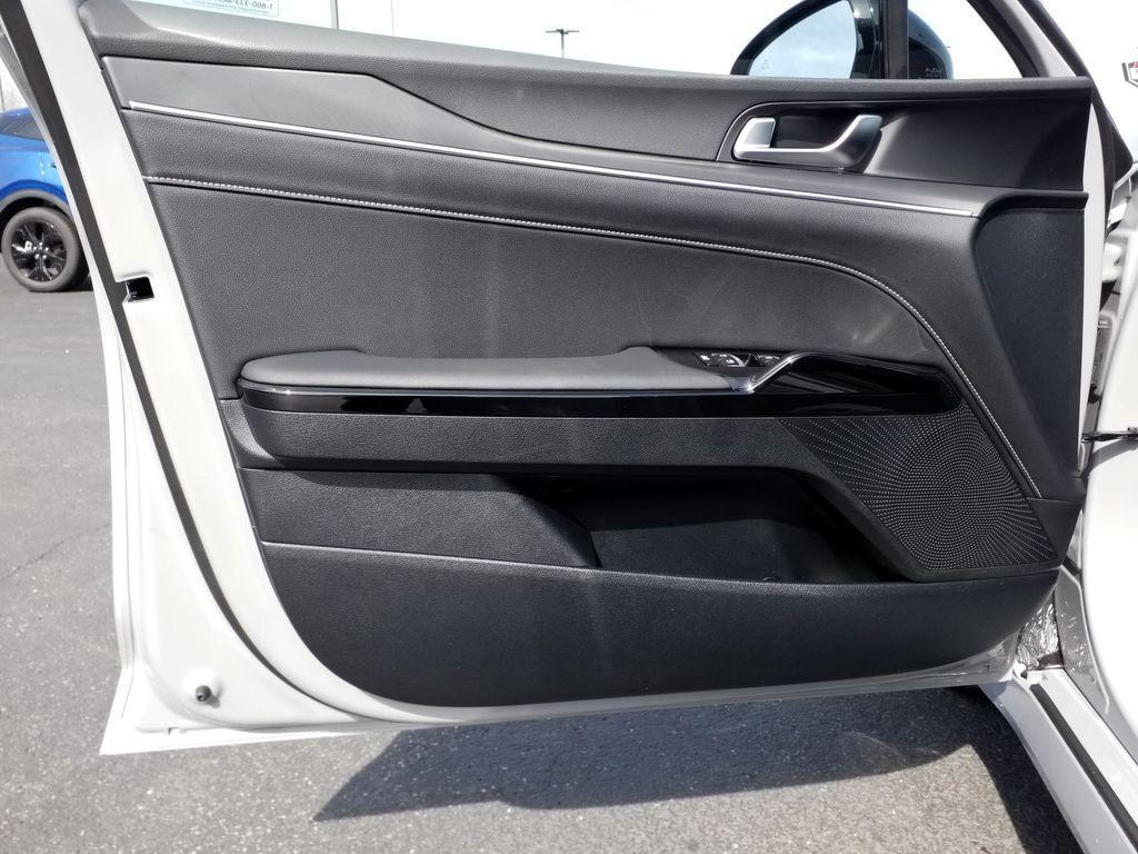 new 2025 Kia K5 car, priced at $31,645