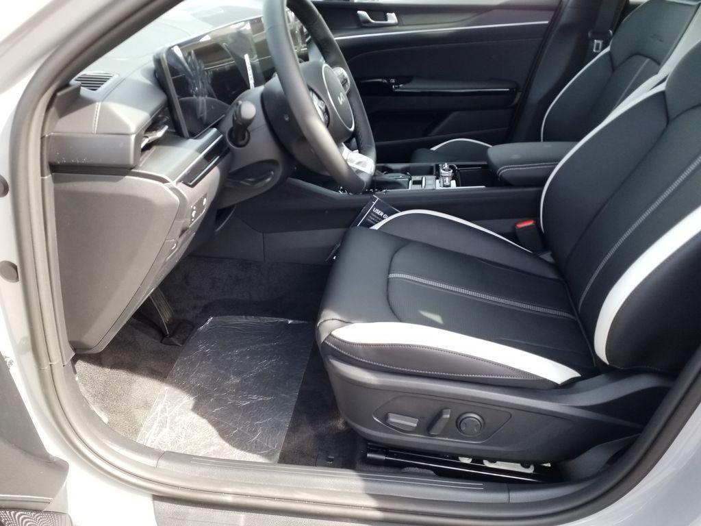 new 2025 Kia K5 car, priced at $31,645