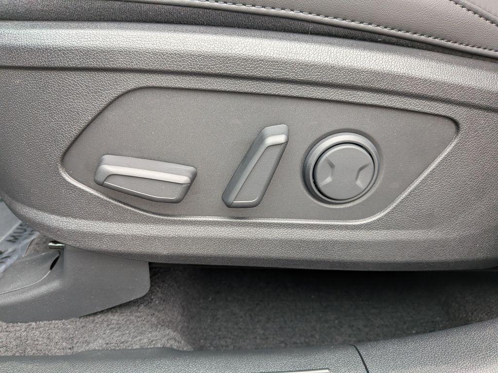 new 2026 Kia Sorento car, priced at $35,295