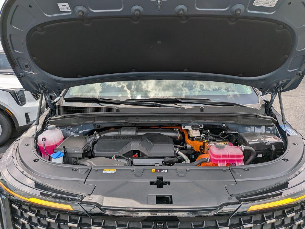 new 2026 Kia Carnival Hybrid car, priced at $55,315