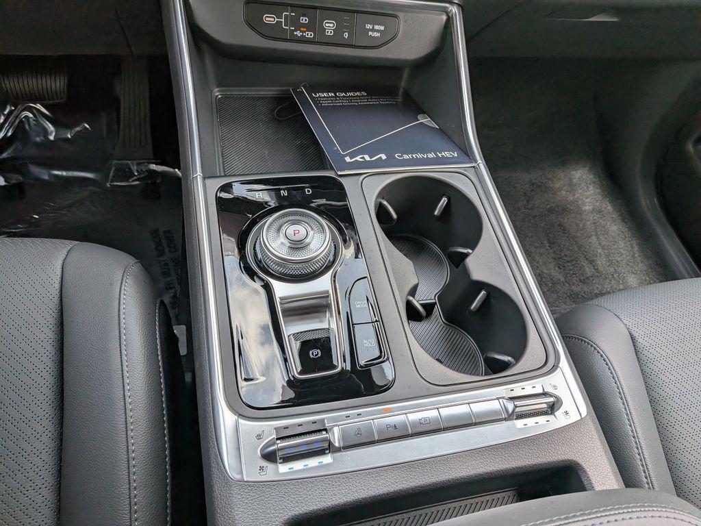 new 2026 Kia Carnival Hybrid car, priced at $55,315