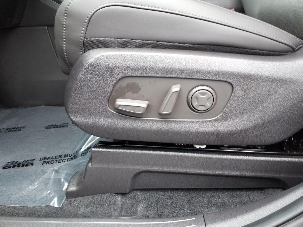 new 2025 Kia Carnival car, priced at $48,630