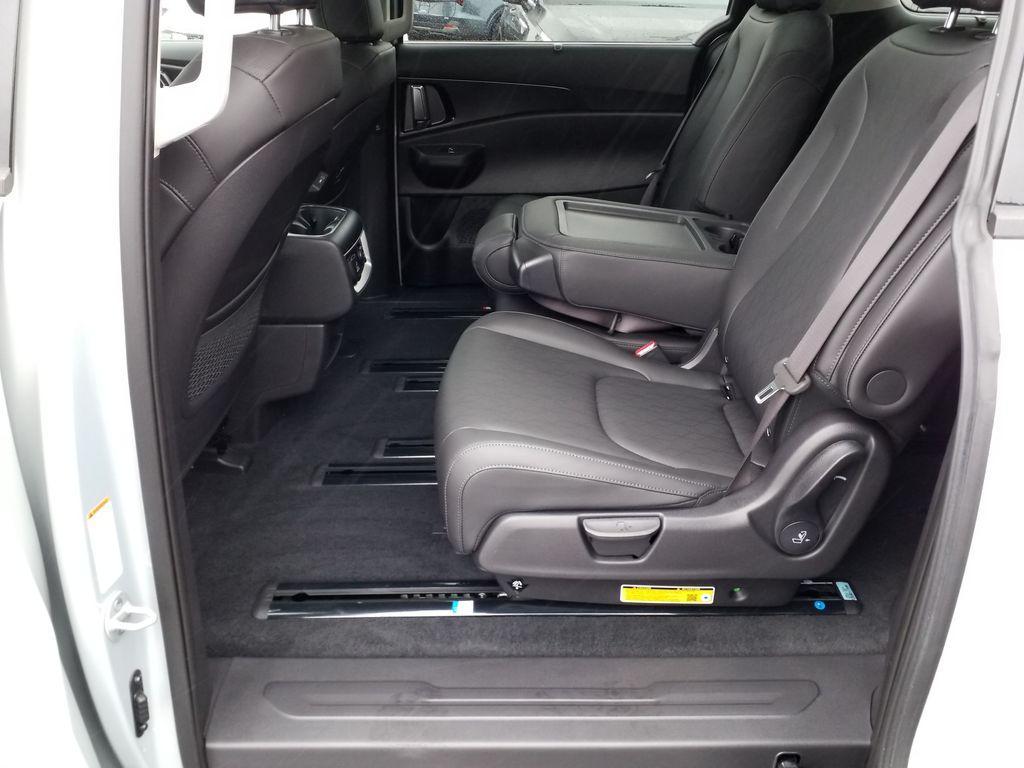 new 2025 Kia Carnival car, priced at $48,630