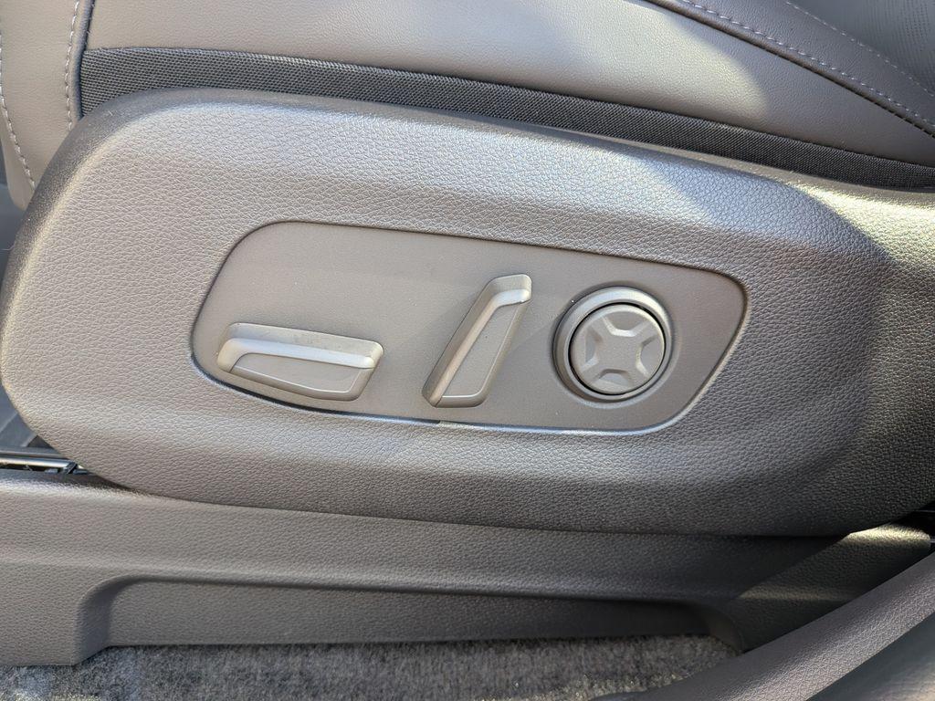 new 2026 Kia Carnival car, priced at $42,465