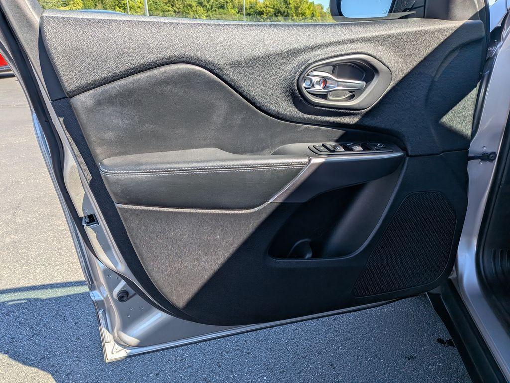 used 2019 Jeep Cherokee car, priced at $16,988