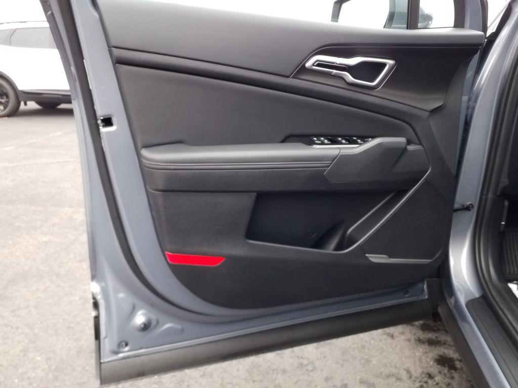 new 2025 Kia Sportage car, priced at $31,060