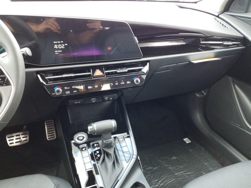 new 2025 Kia Niro car, priced at $37,180