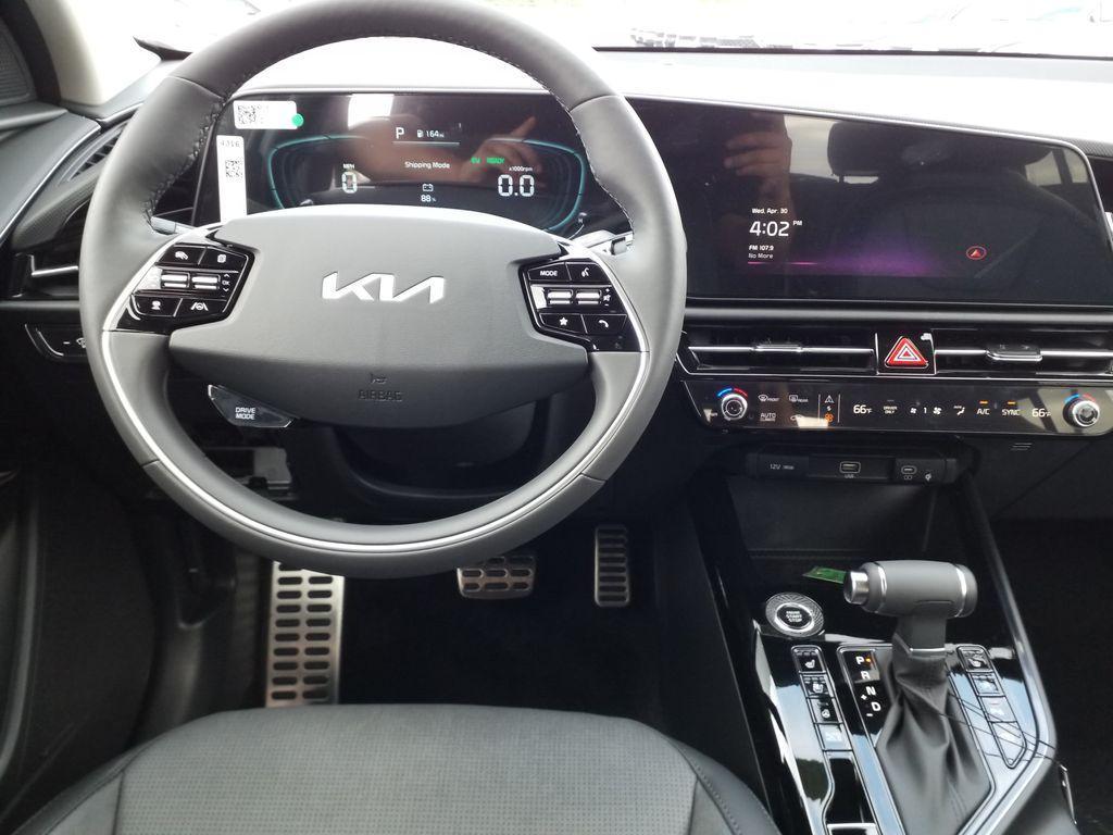new 2025 Kia Niro car, priced at $37,180