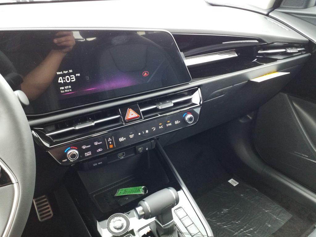 new 2025 Kia Niro car, priced at $37,180