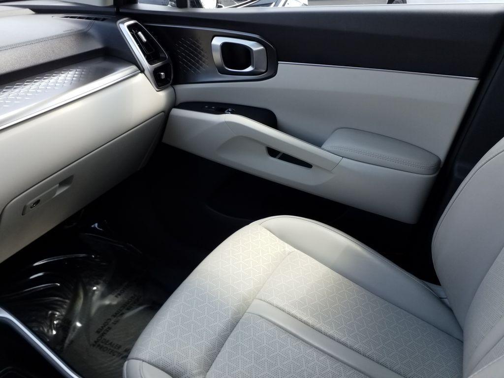 used 2023 Kia Sorento Hybrid car, priced at $32,990