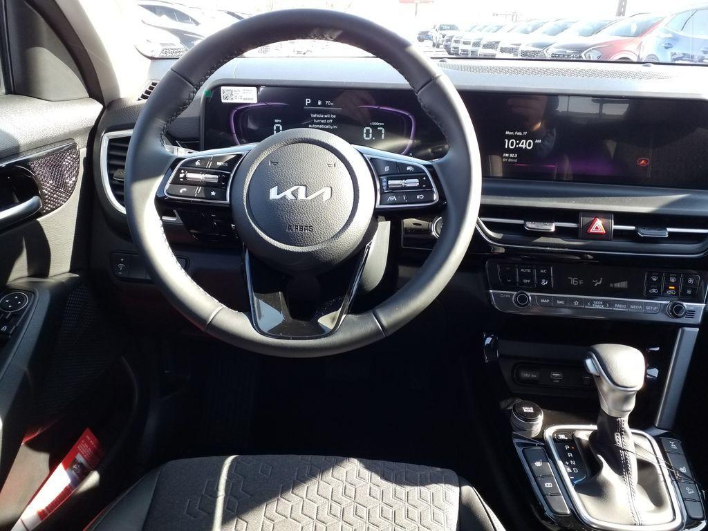 new 2025 Kia Seltos car, priced at $28,155
