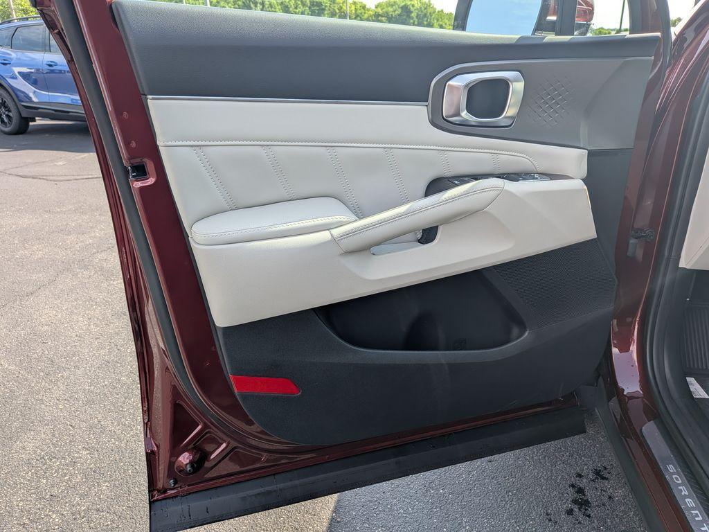 new 2025 Kia Sorento car, priced at $38,610