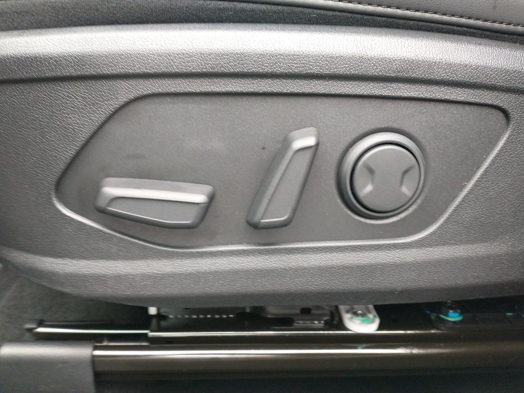 new 2025 Kia Sorento car, priced at $47,490