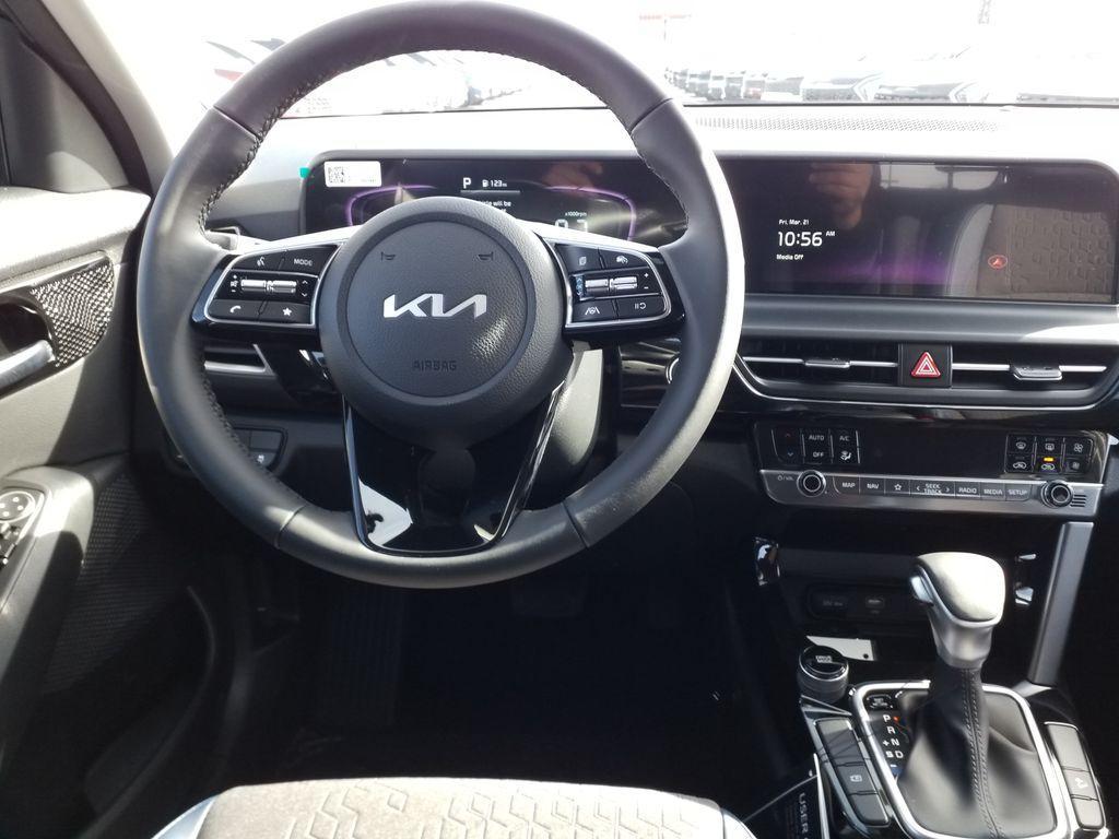 new 2025 Kia Seltos car, priced at $28,140