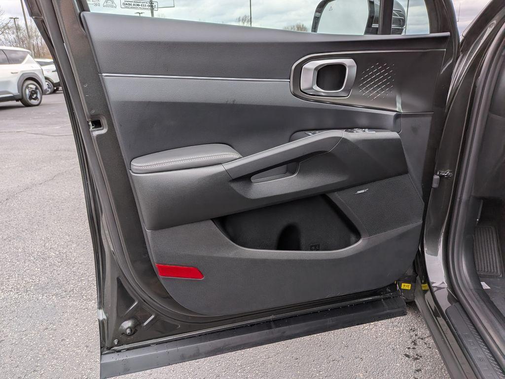 new 2026 Kia Sorento Hybrid car, priced at $40,100