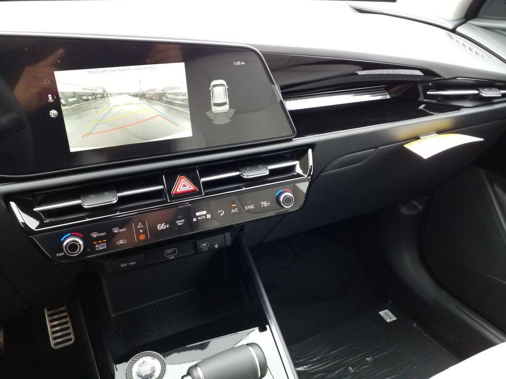 new 2025 Kia Niro car, priced at $33,660