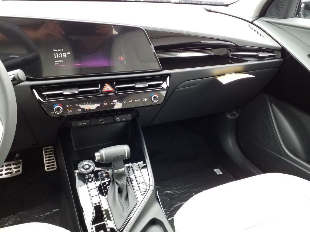 new 2025 Kia Niro car, priced at $33,660