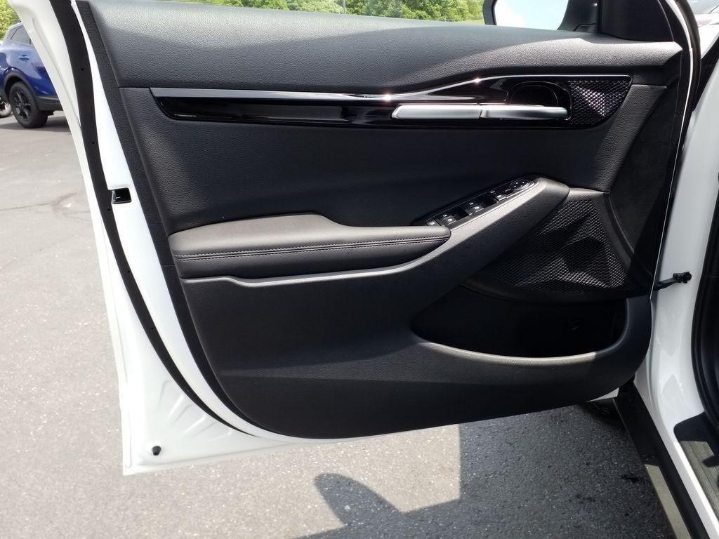 new 2025 Kia Seltos car, priced at $28,670