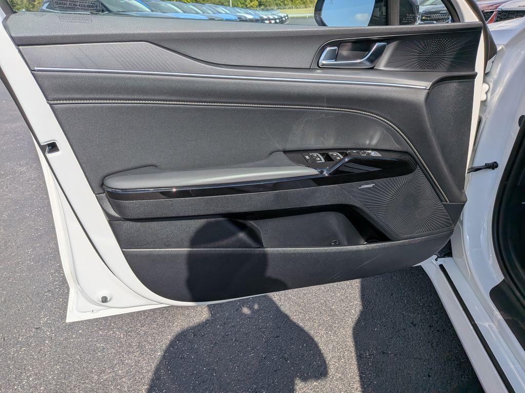 new 2026 Kia K5 car, priced at $32,780